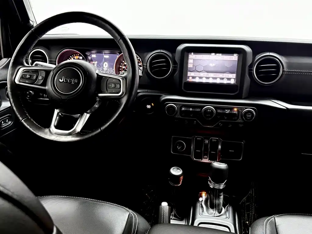 Jeep Wrangler 2020 — фото 23