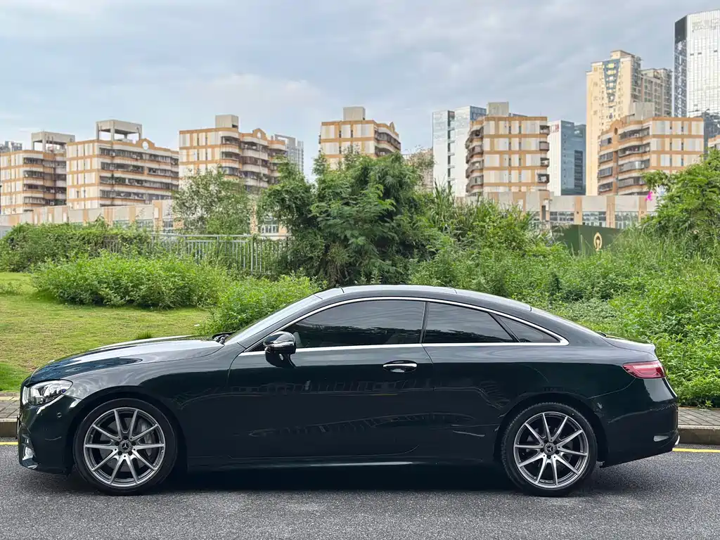 Mercedes-Benz E-Class 2022