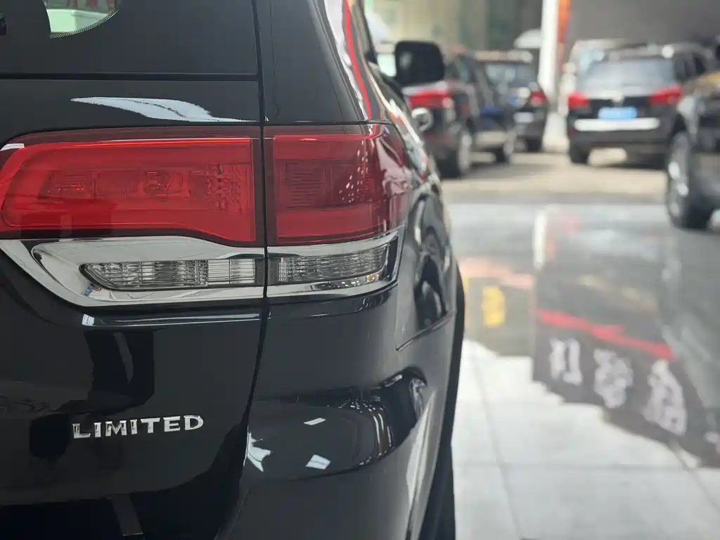 Jeep Grand Cherokee 2015 — фото 17