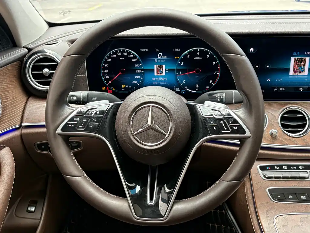 Mercedes-Benz E-Class 2023 — фото 4