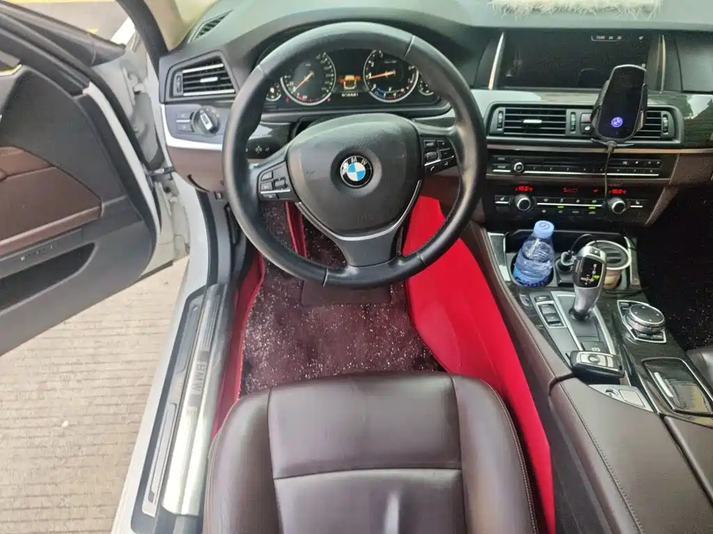 BMW 5 Series 2016 — фото 11