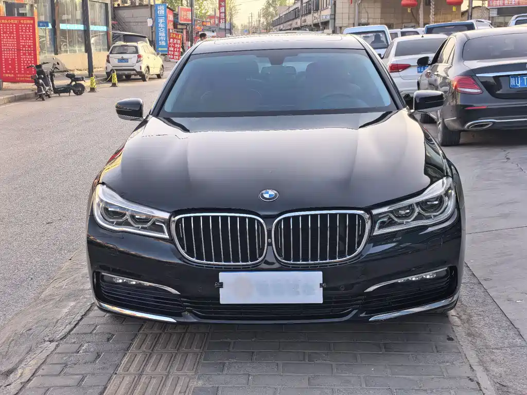 BMW 7 Series 2017 — фото 2