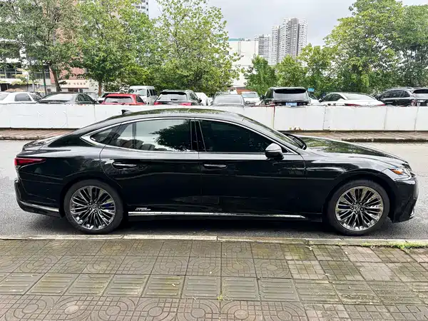 Lexus LS 2018