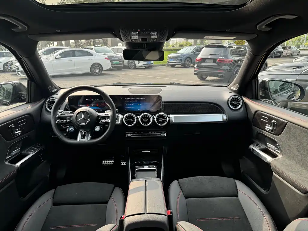 Mercedes-Benz GLB AMG 2026 — фото 15