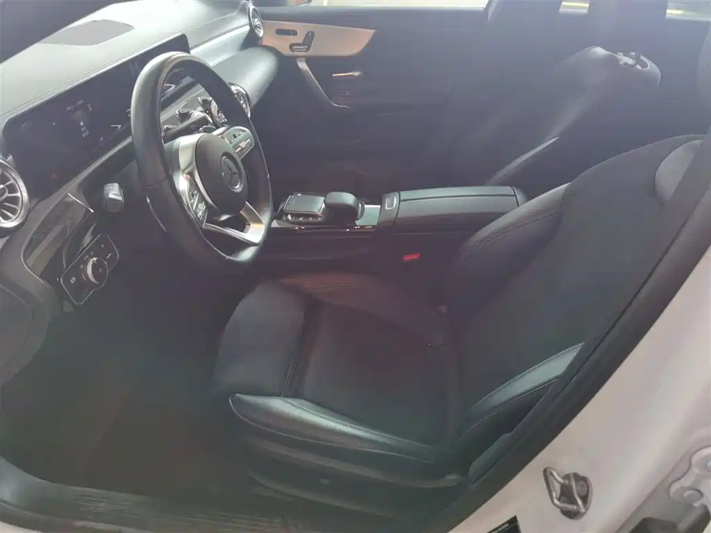 Mercedes-Benz A-Class 2021 — фото 15