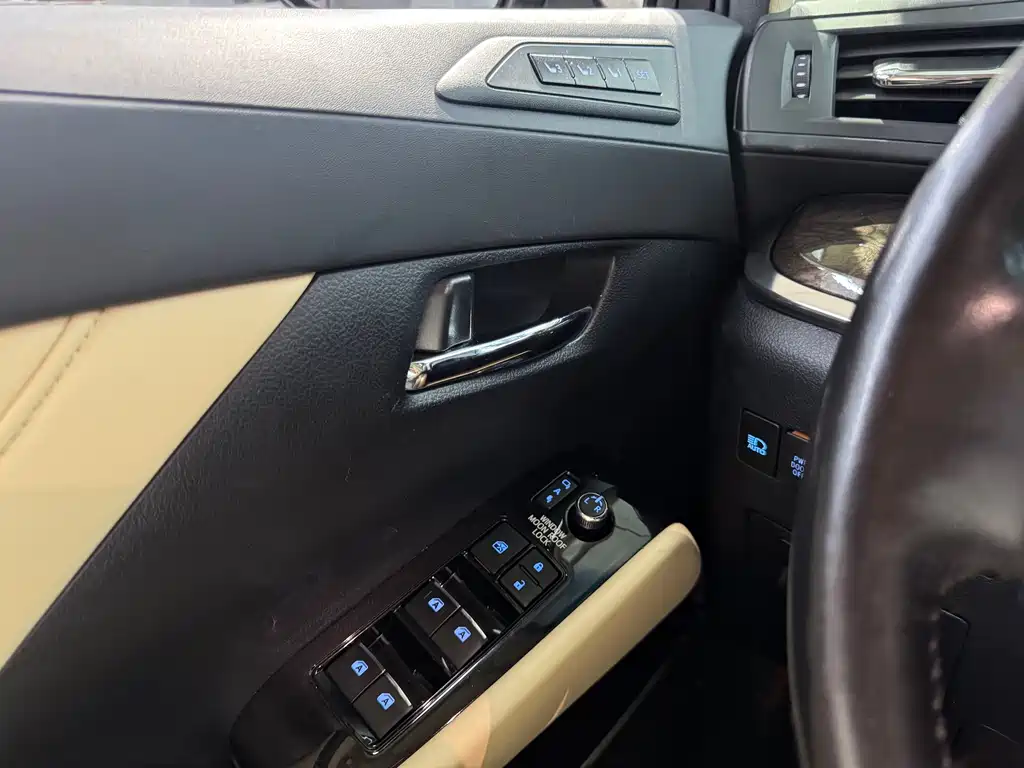 Toyota Alphard 2020 — фото 13