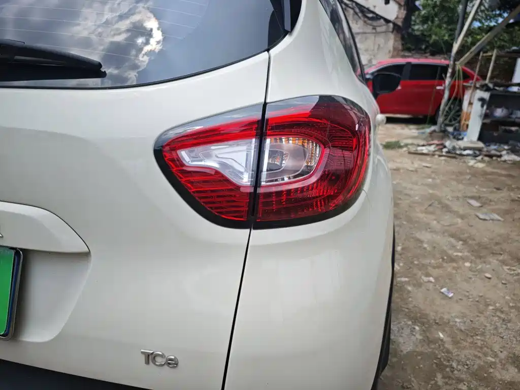 Renault Captur 2016 — фото 8