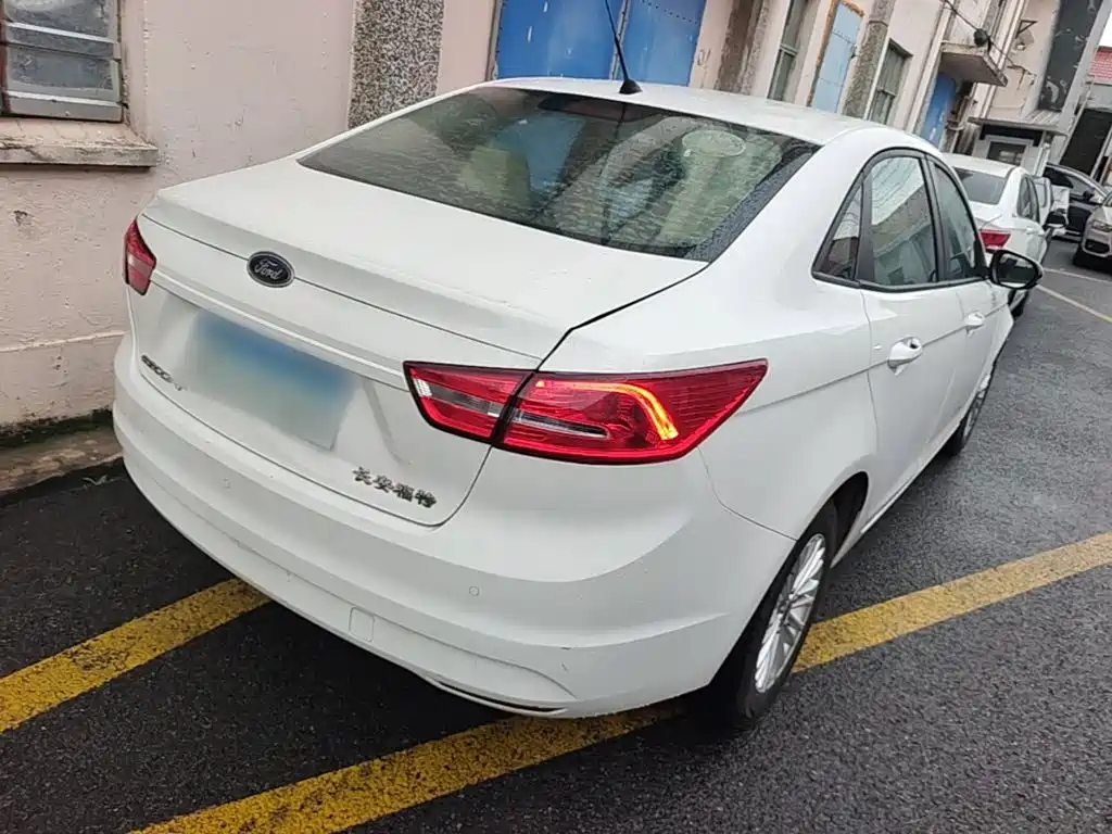 Ford Escort 2016