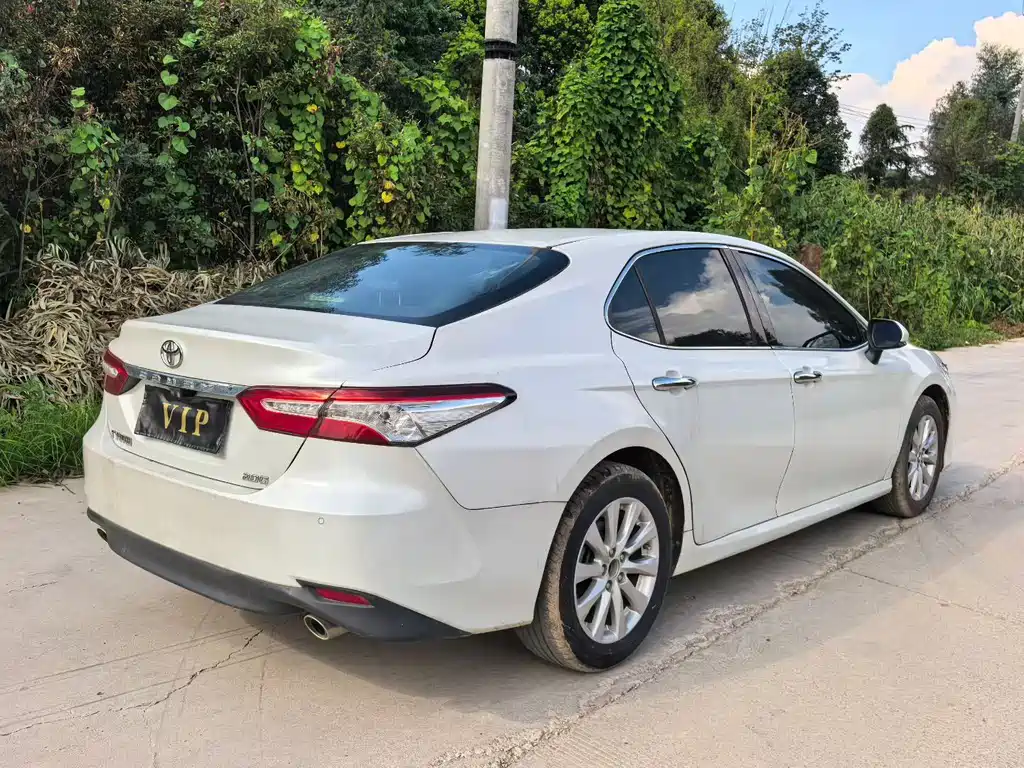 Toyota Camry 2020 — фото 9