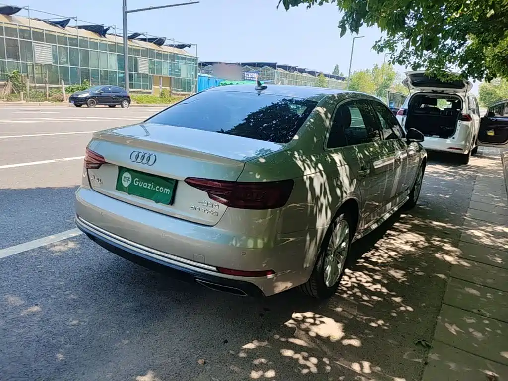 Audi A4L 2019
