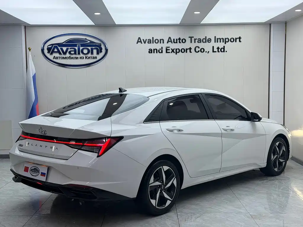 Hyundai Elantra 2022