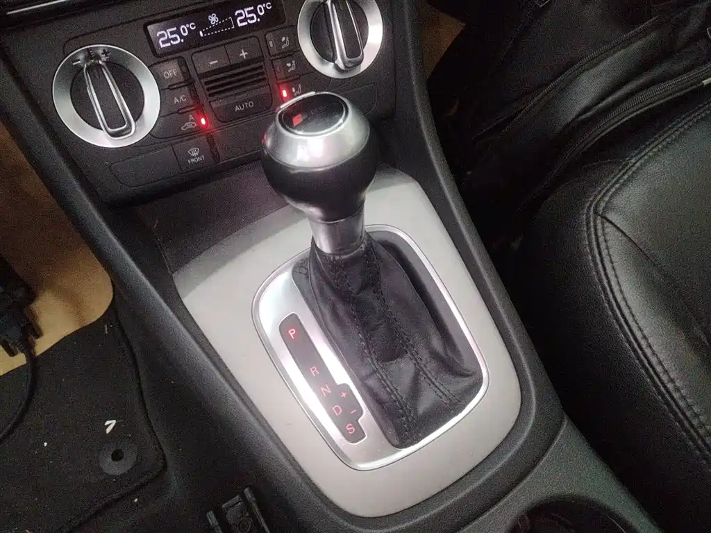Audi Q3 2015 — фото 10