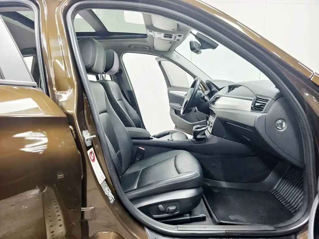 BMW X1 2013 — фото 14