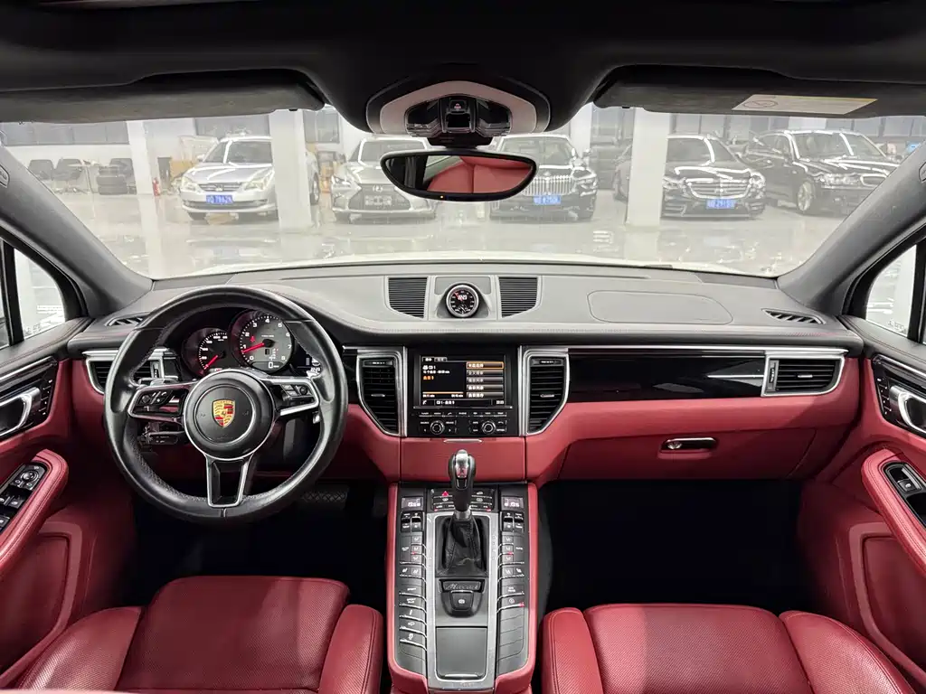 Porsche Macan 2015 — фото 11