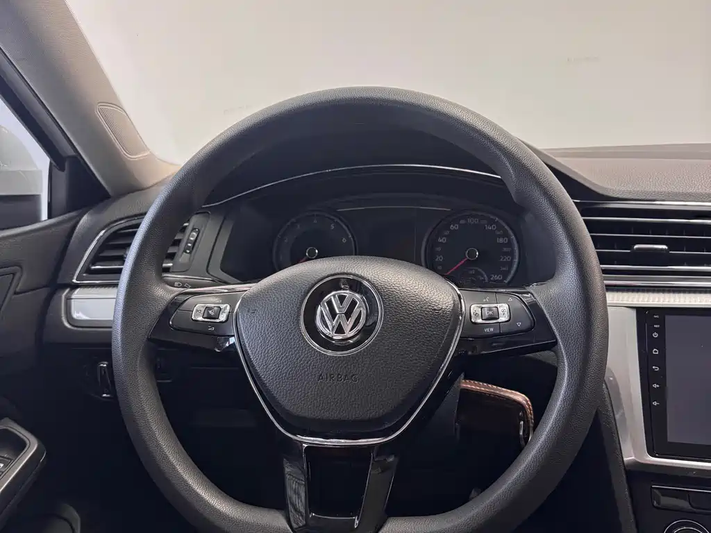 Volkswagen Lamando 2018 — фото 14