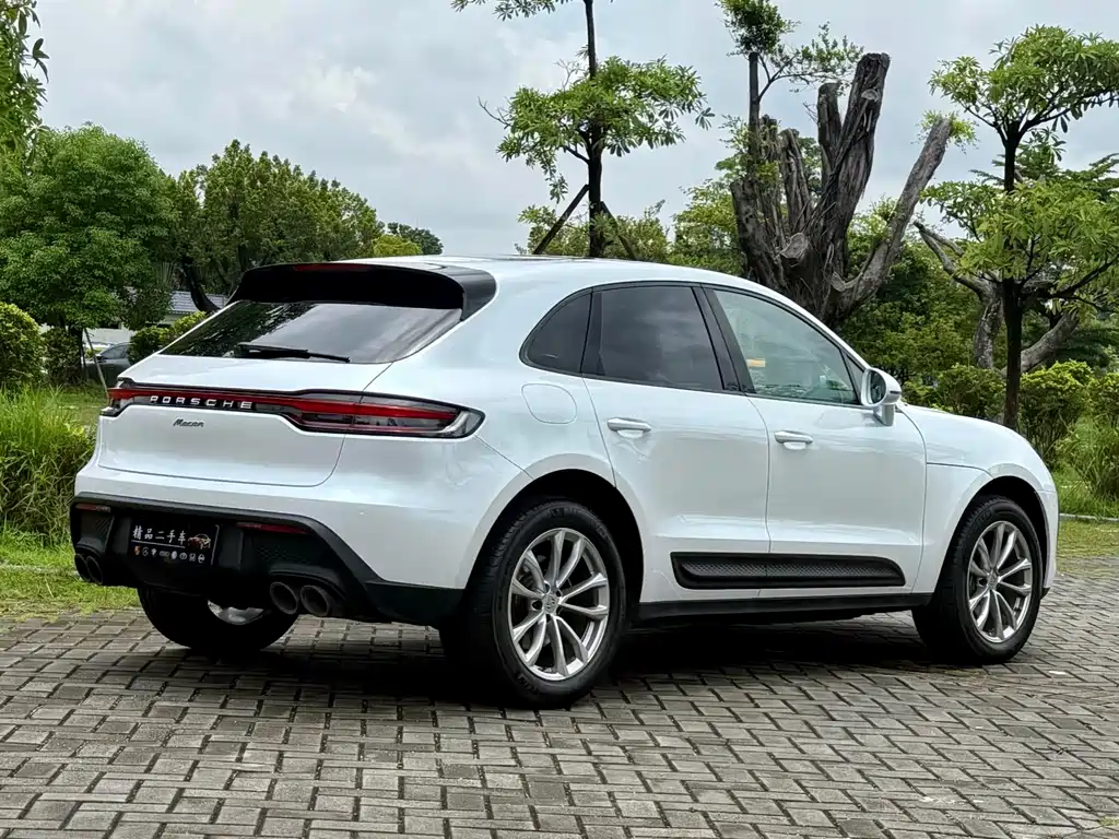 Porsche Macan 2023 — фото 18