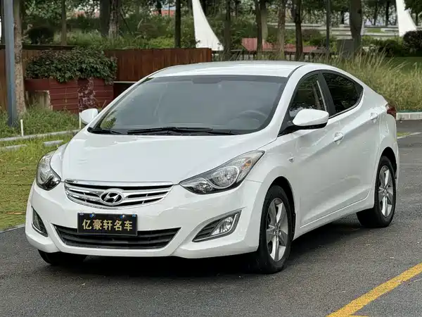 Hyundai Elantra Langdong 2013
