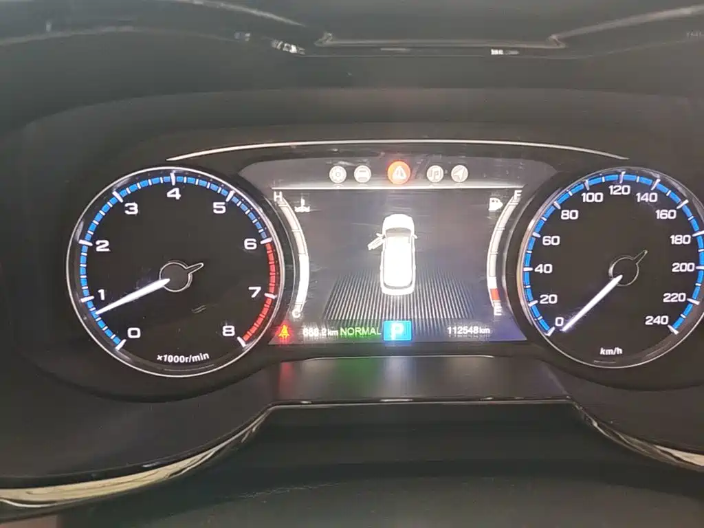 GAC Trumpchi GS8 2017 — фото 12