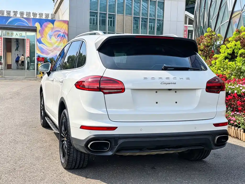 Porsche Cayenne 2015 — фото 12