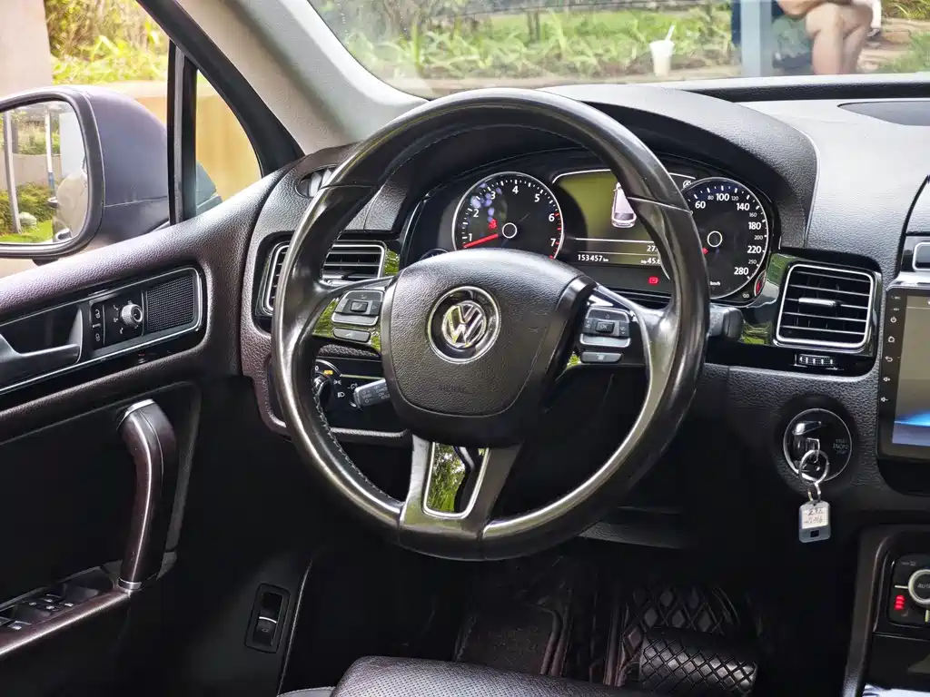 Volkswagen Touareg 2016 — фото 14