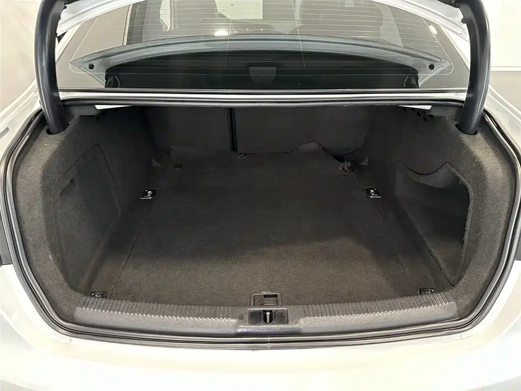 Audi A4L 2015