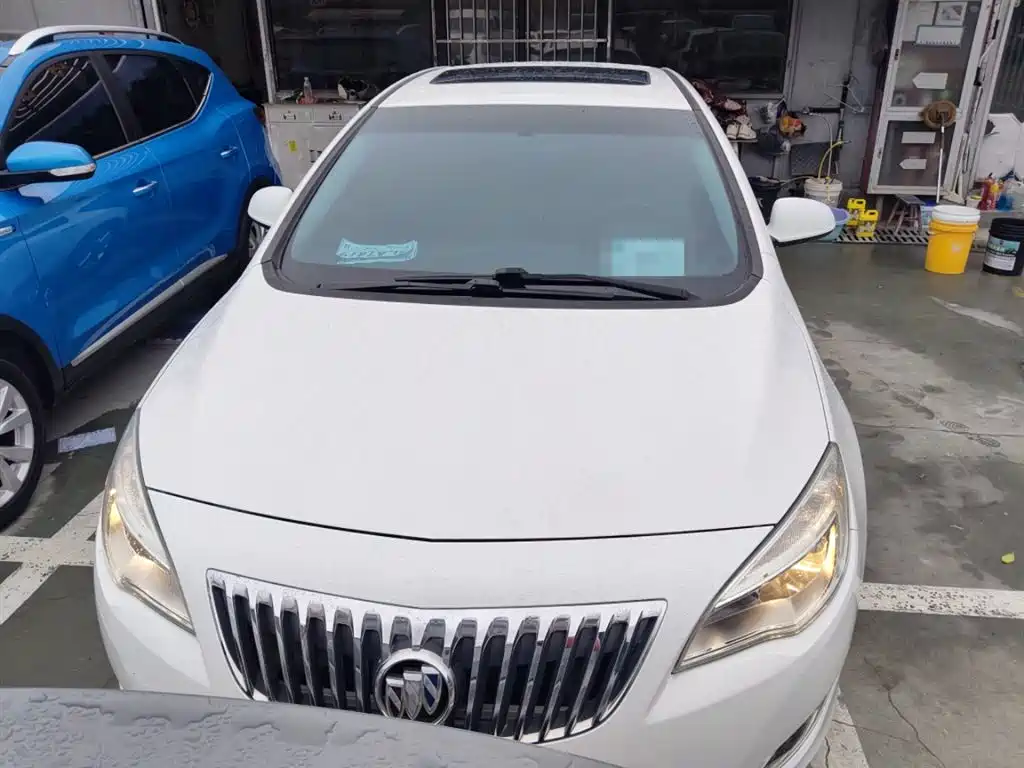 Buick Excelle 2015 — фото 3