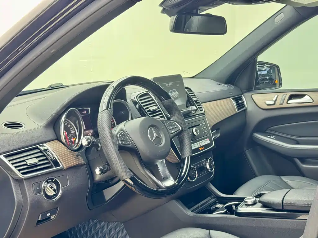 Mercedes-Benz GLE 2018 — фото 9