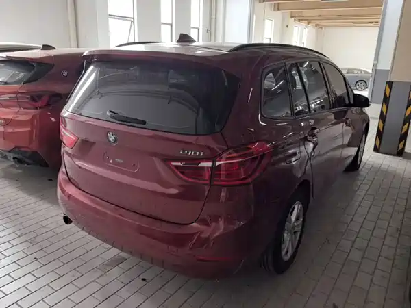 BMW 2 Series Wagon 2015