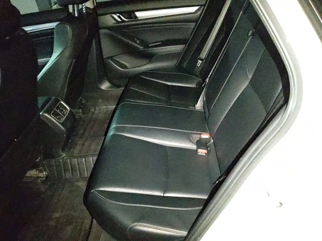 Honda Accord 2020 — фото 13
