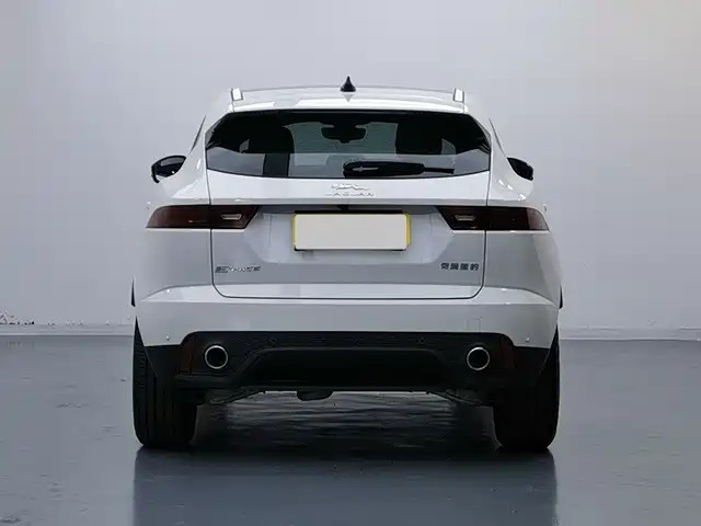 Jaguar E-PACE 2024 — фото 9