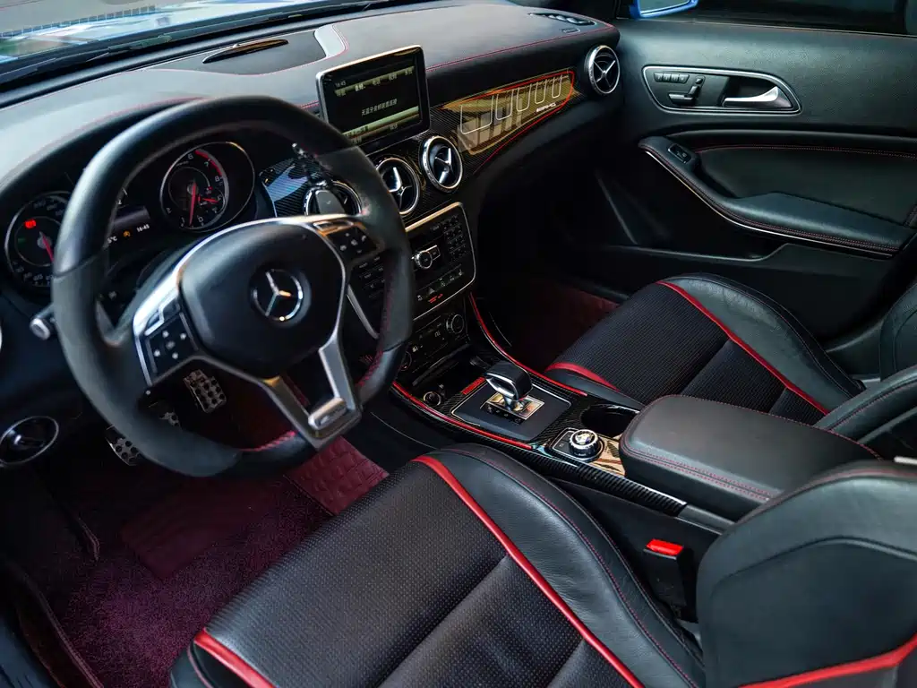 Mercedes-Benz GLA AMG 2017 — фото 9
