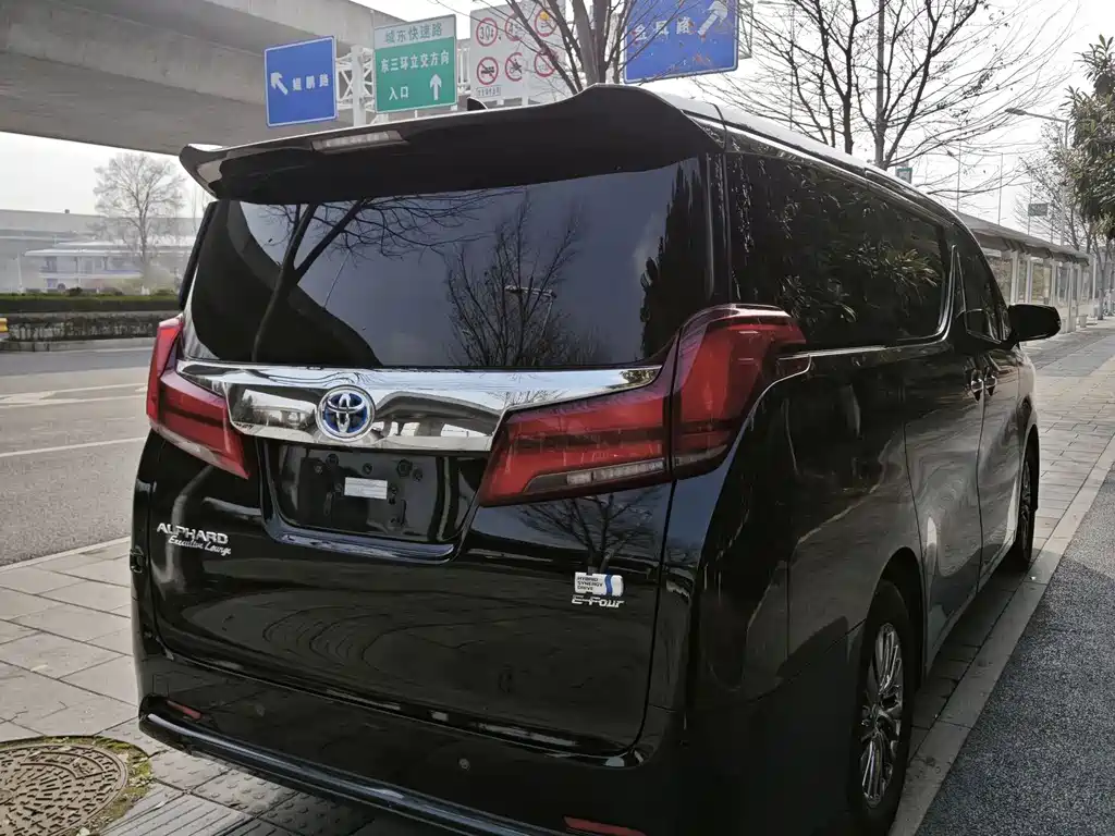 Toyota Alphard 2021 — фото 8
