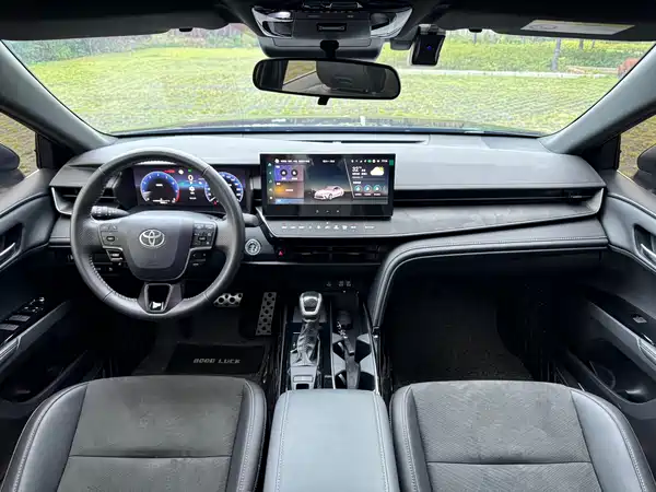 Toyota Camry 2025