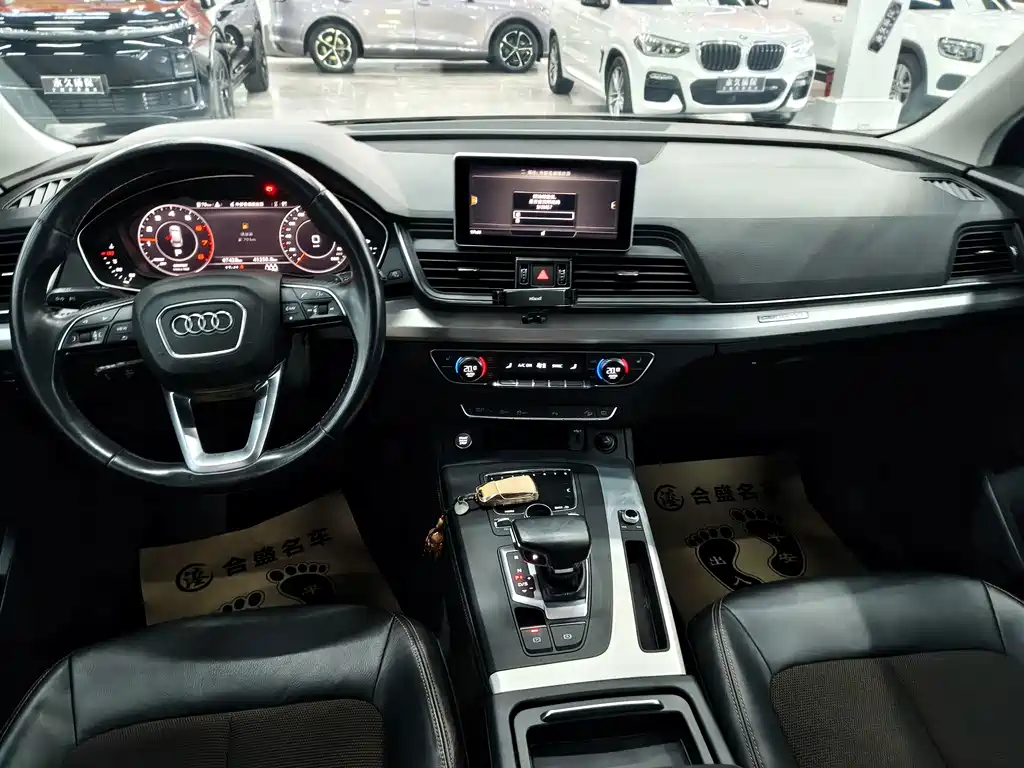 Audi Q5L 2019 — фото 11