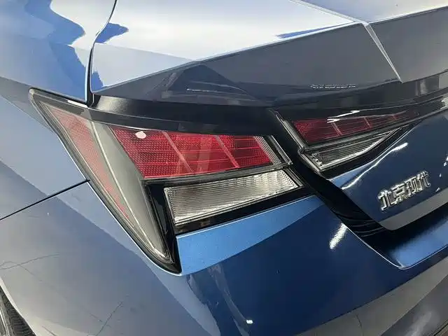 Hyundai Elantra 2021 — фото 16