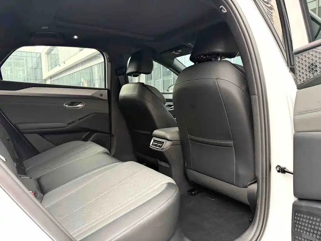 BYD Qin L 2025 — фото 6