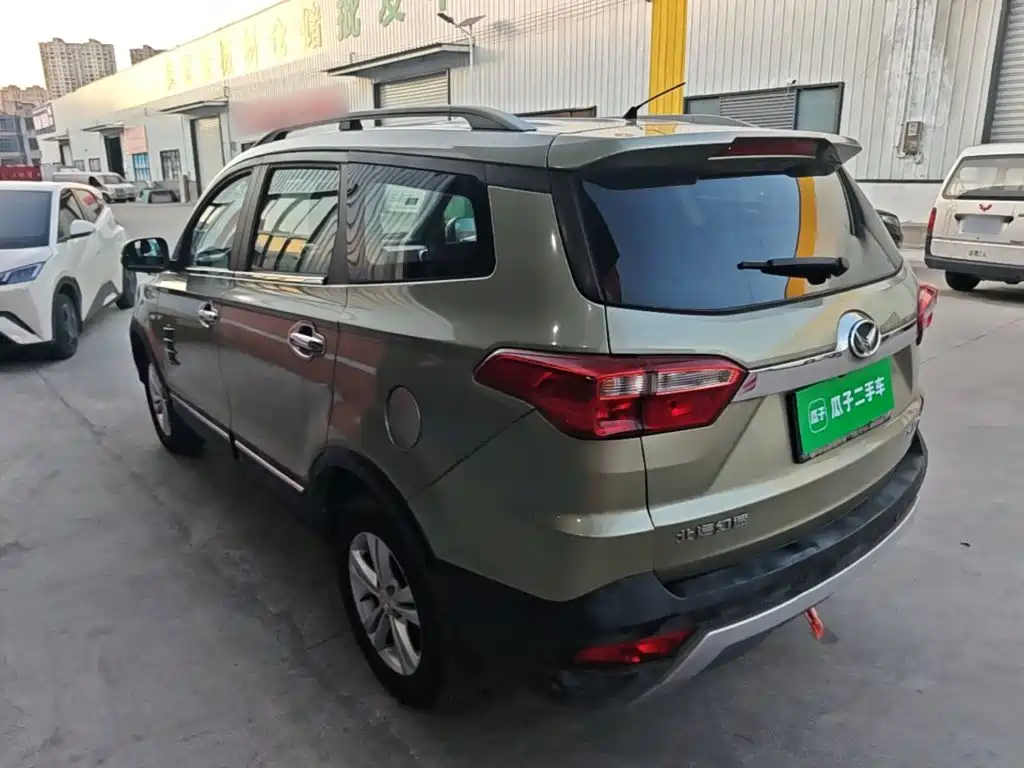 BAIC Huansu S3 2016 — фото 5