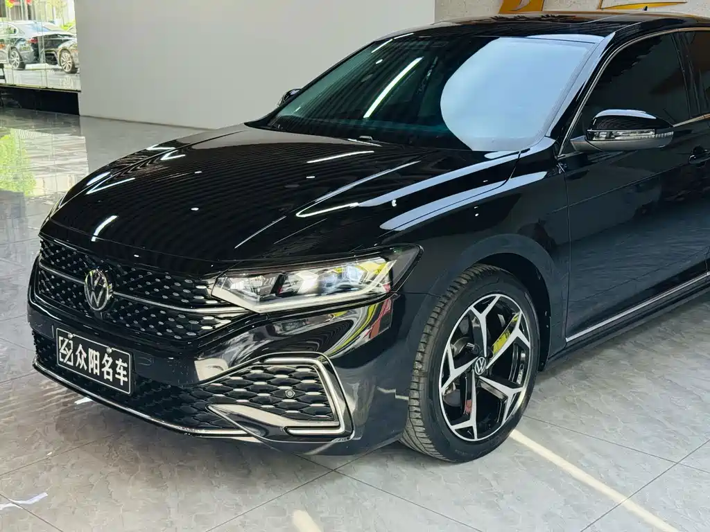 Volkswagen Passat 2023