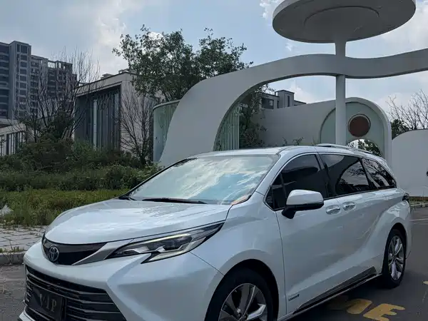 Toyota Sienna 2024
