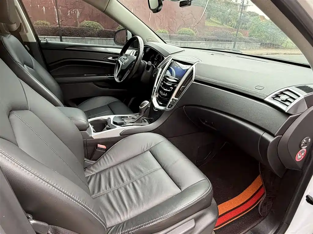 Cadillac SRX 2016 — фото 12