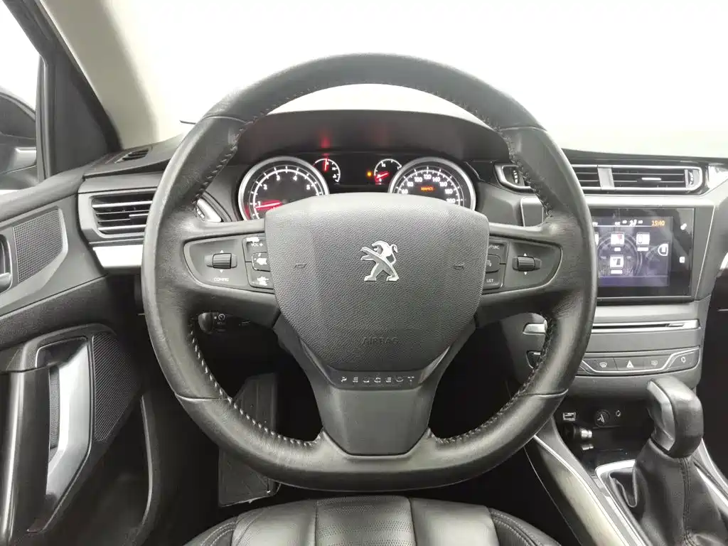 Peugeot 408 2016 — фото 11