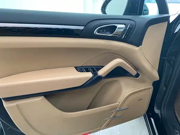Porsche Cayenne 2014