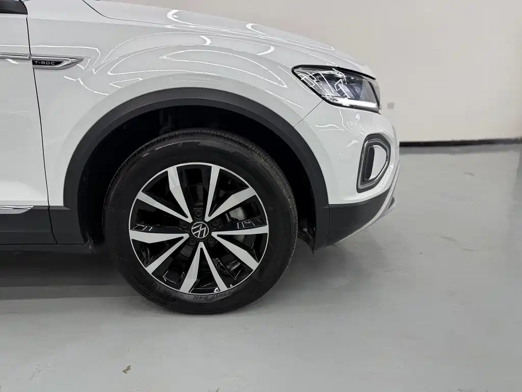 Volkswagen T-Roc 2023 — фото 8