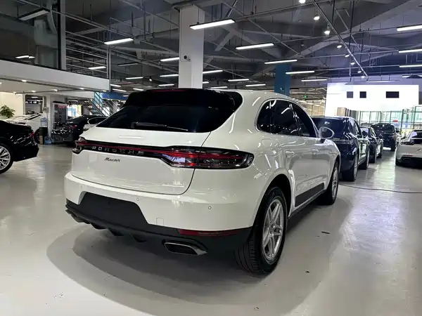 Porsche Macan 2021