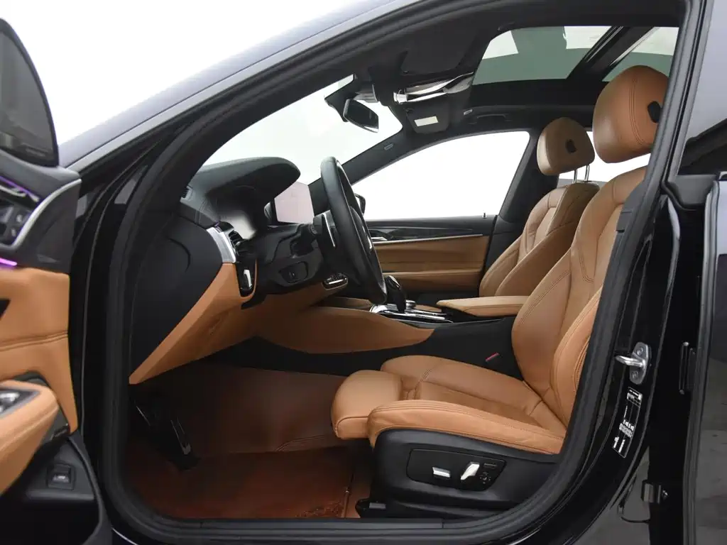 BMW 6 Series GT 2022 — фото 16