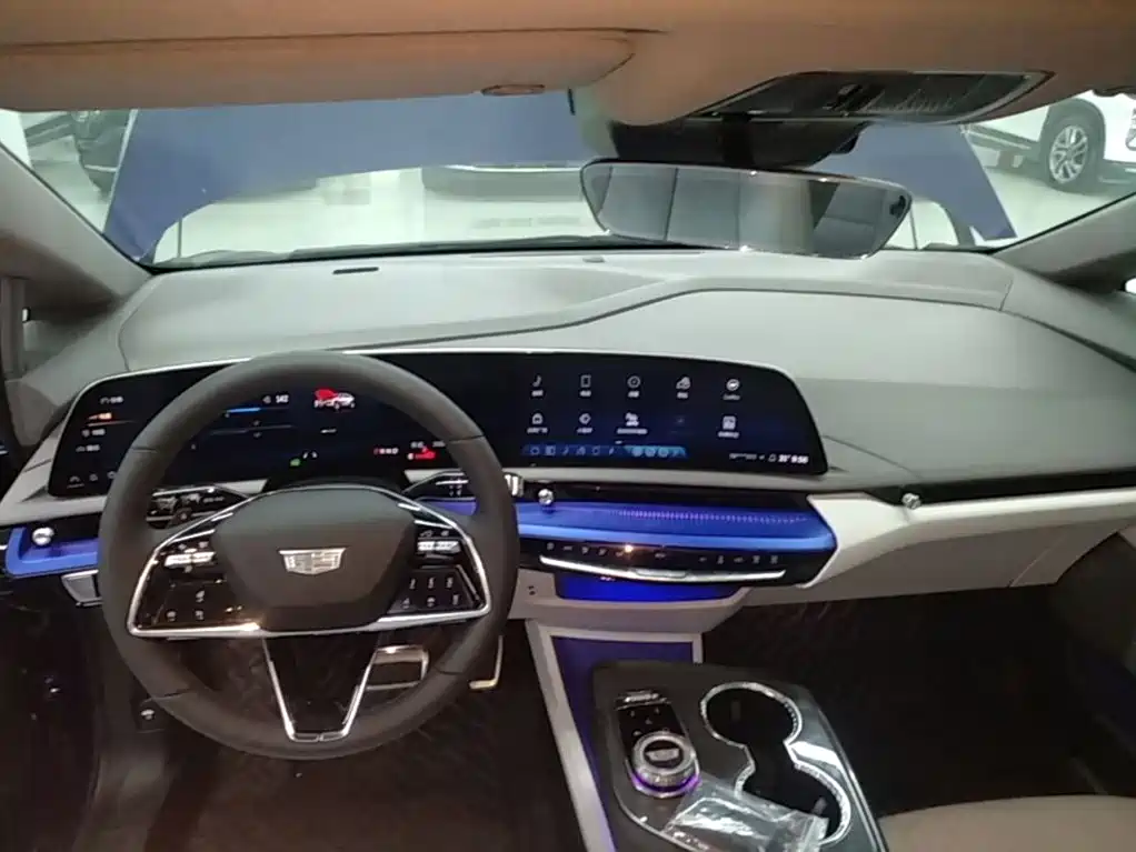 Cadillac IQ Aoge 2024 — фото 10