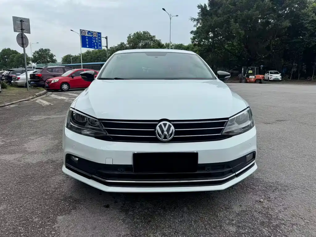 Volkswagen Sagitar 2017