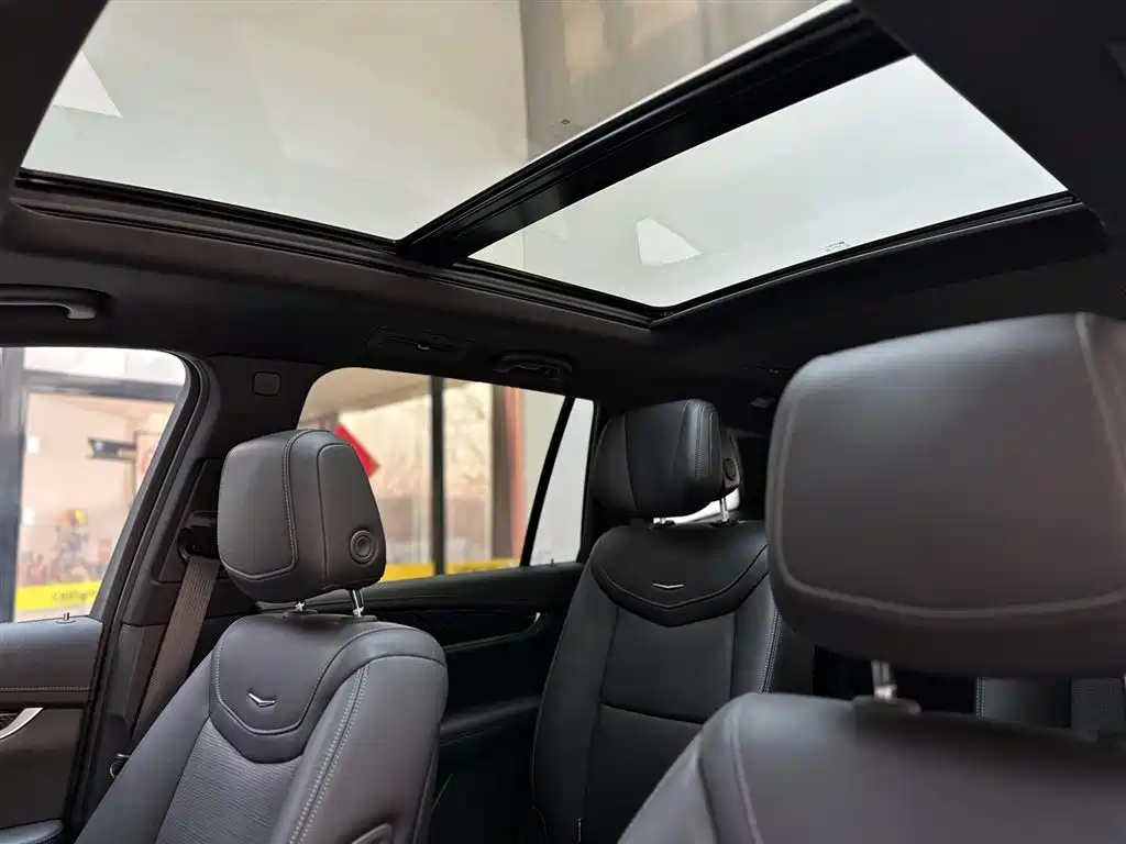 Cadillac XT6 2025 — фото 15