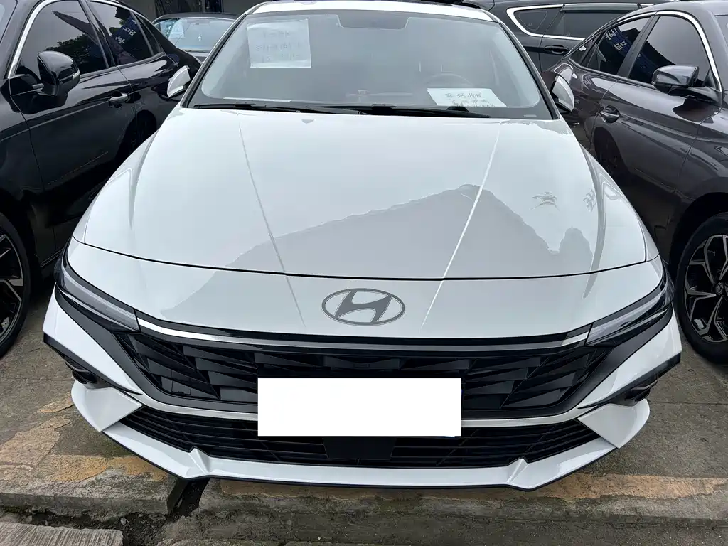 Hyundai Elantra 2023