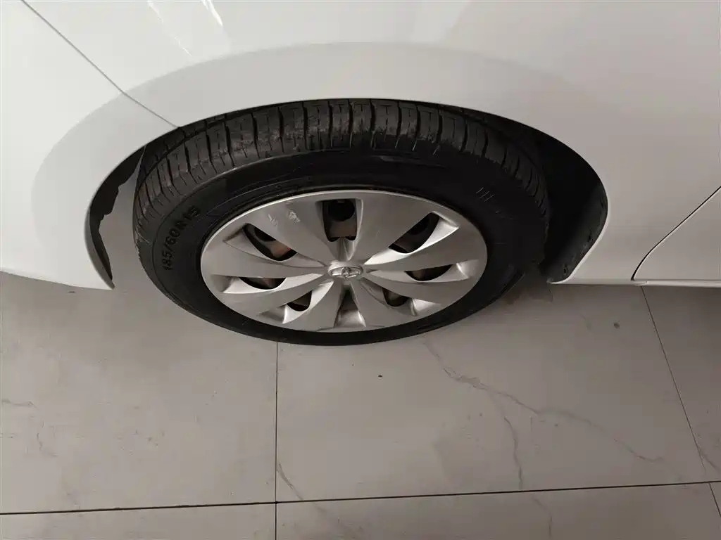 Toyota Yaris L 2015 — фото 23